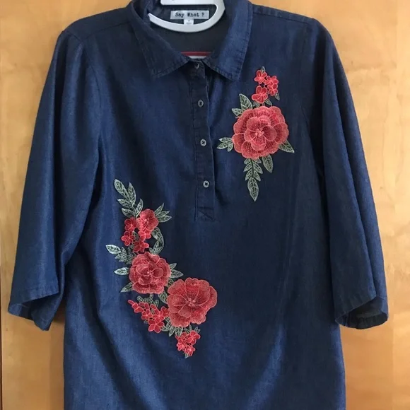 Embroidered Denim Tunic with Floral Design - Picture 2 of 3